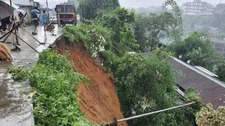 Arunachal Pradesh Flood: भूस्खलन-बाढ़ से 4 की मौत, 5 जवान लापता