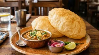 Soft Bhature Recipe: मैदा में मिलाएं ये चीजें, बनेंगे नरम भटूरे