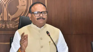 यूपी में डॉक्टरों को ब्रजेश पाठक का पत्र, हिंदी में लिखें दवा-टेस्ट के नाम