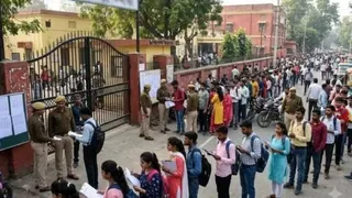 UP PET परीक्षा: अंतिम दिन 60 जिलों में 12 लाख अभ्यर्थी देंगे परीक्षा